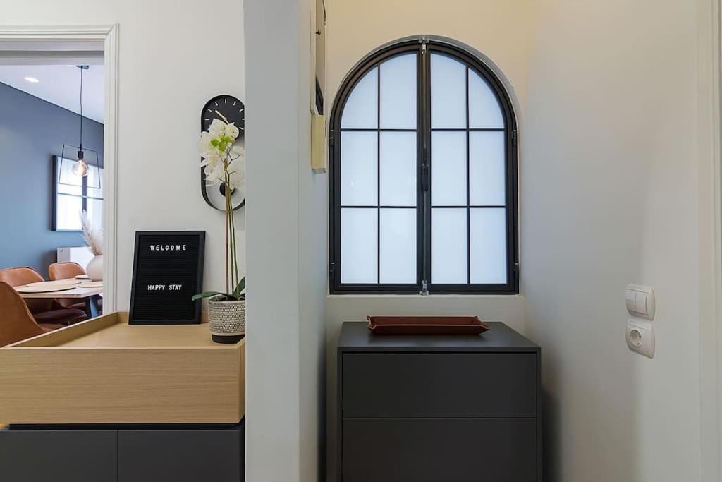 A Unique Apartment In The Historical Center-3Bds أثينا المظهر الخارجي الصورة