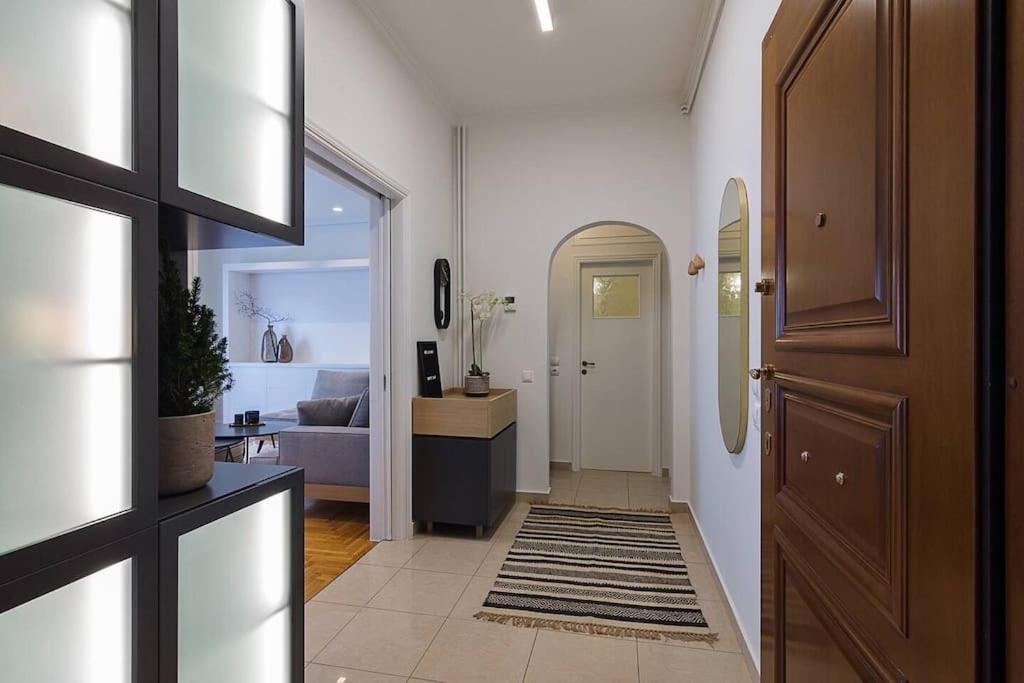 A Unique Apartment In The Historical Center-3Bds أثينا المظهر الخارجي الصورة
